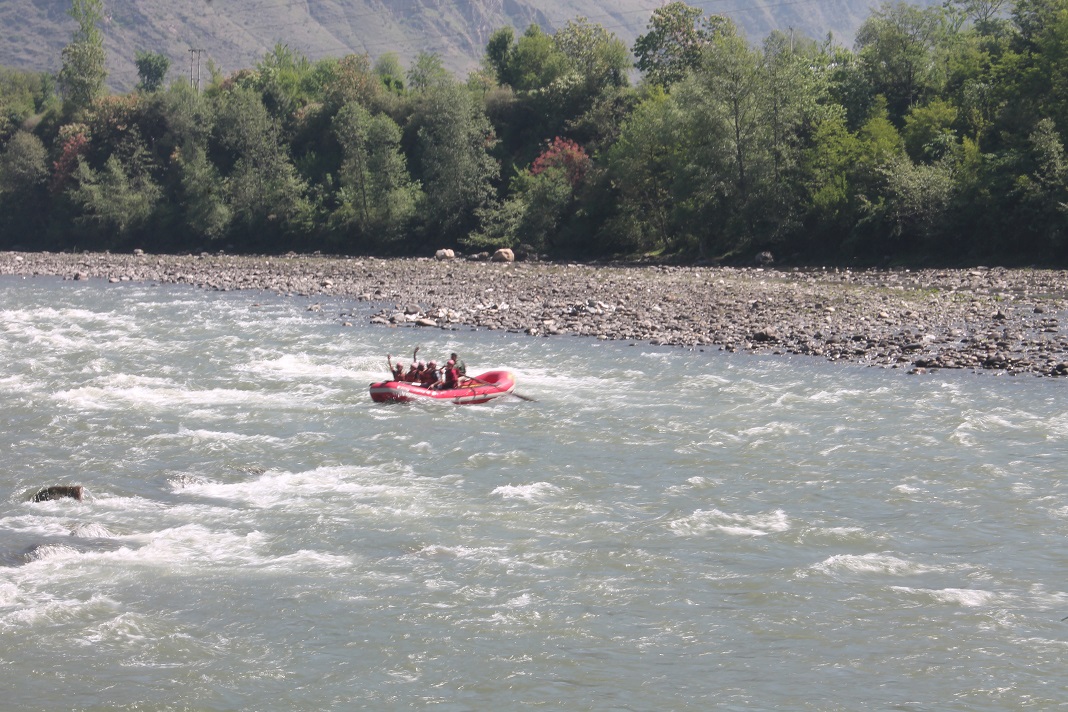 white water River rafting in the beas river near Kullu on the way to chandigarh