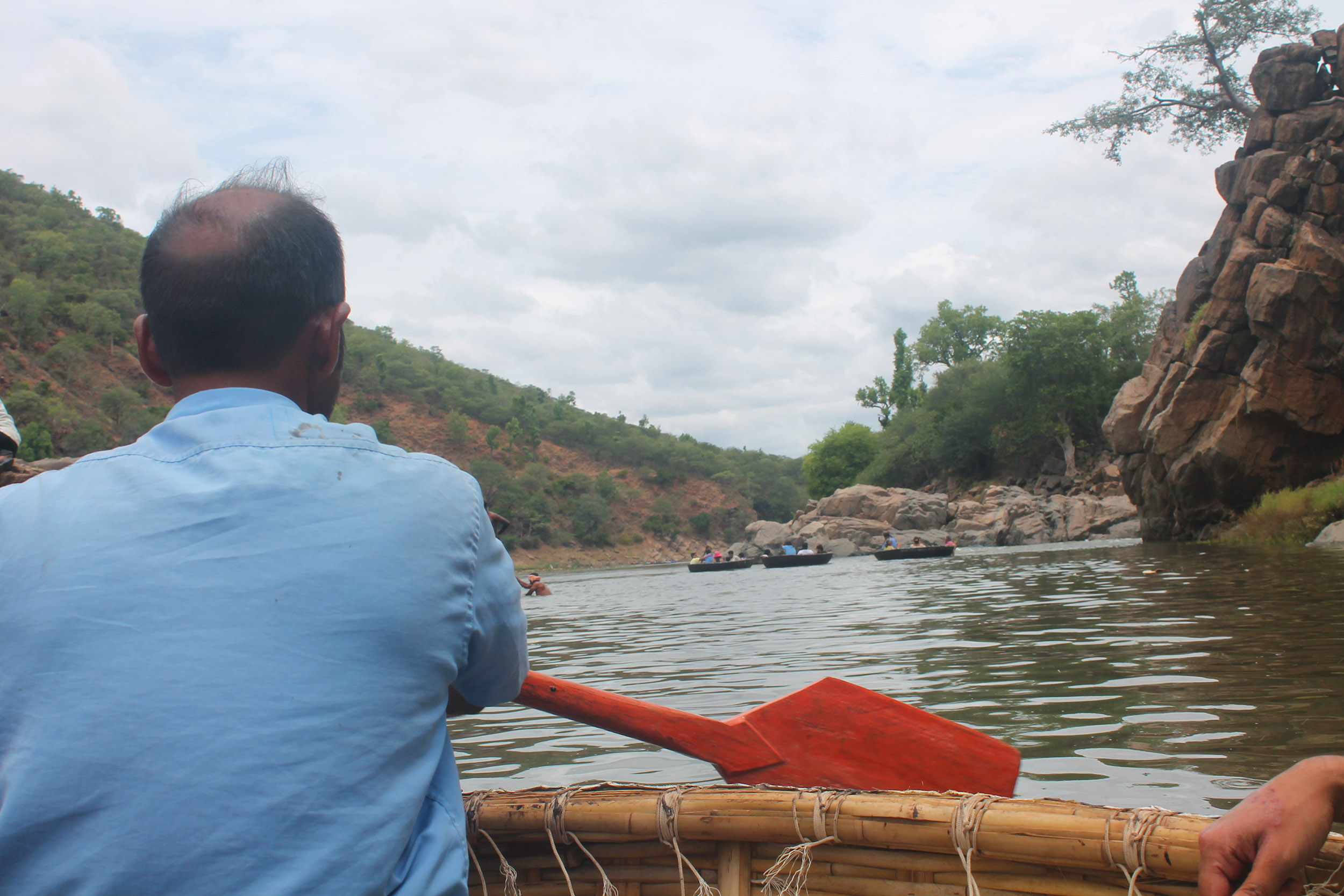 the coracle ride on the river near hogenakkal falls