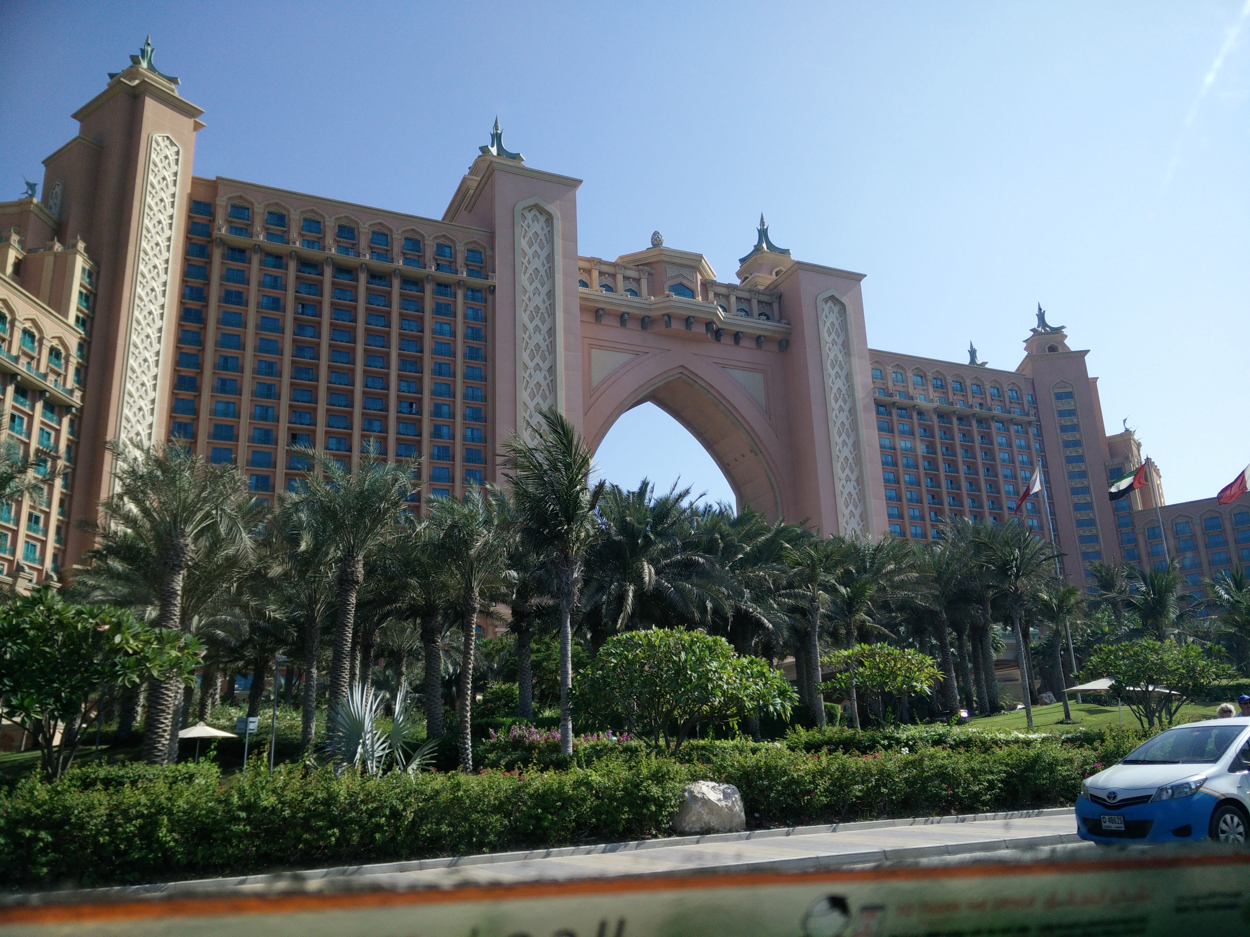 the atlantis hotel in palm jumeirah