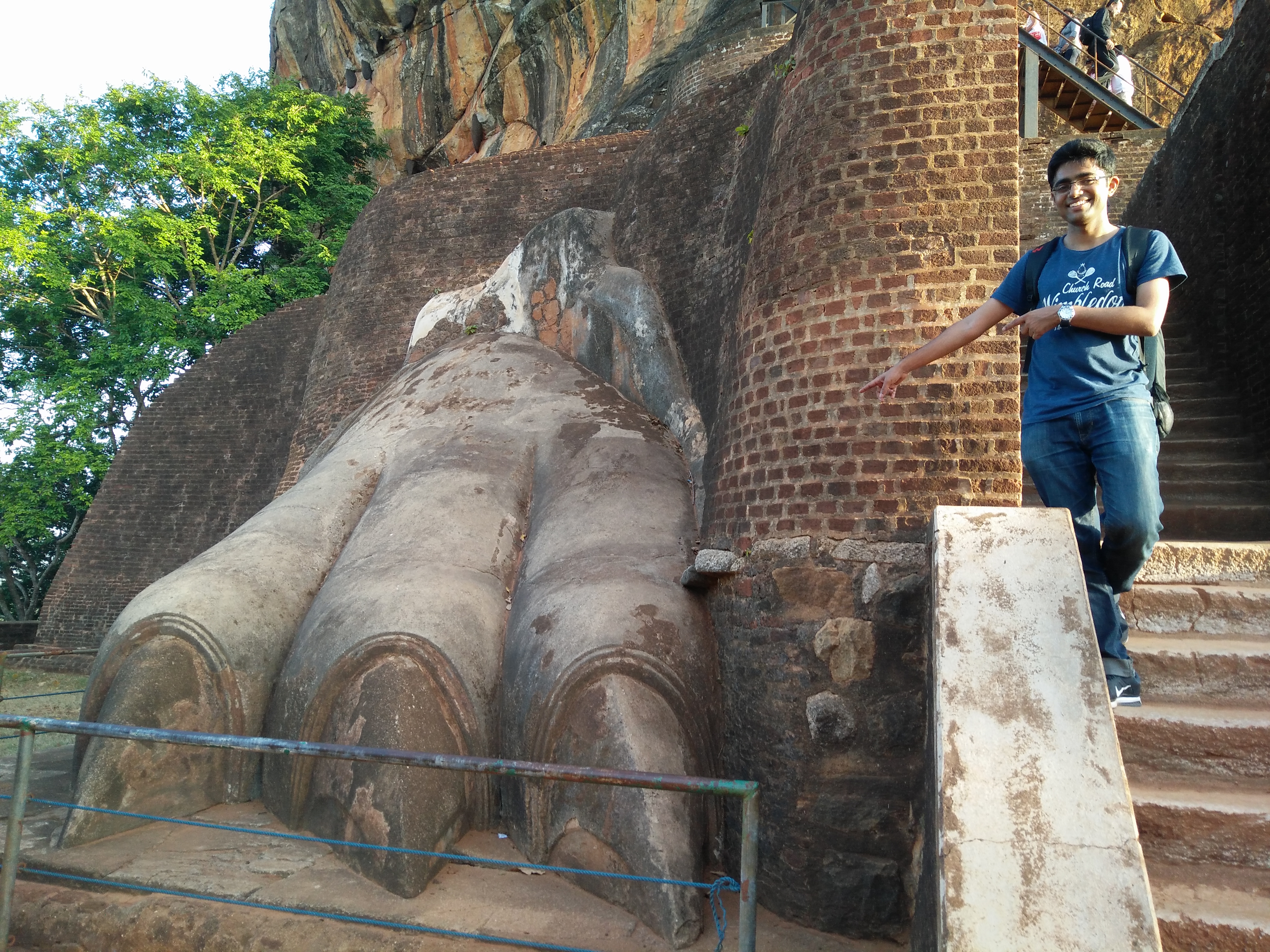 the giant feet of the lion of Sigirya