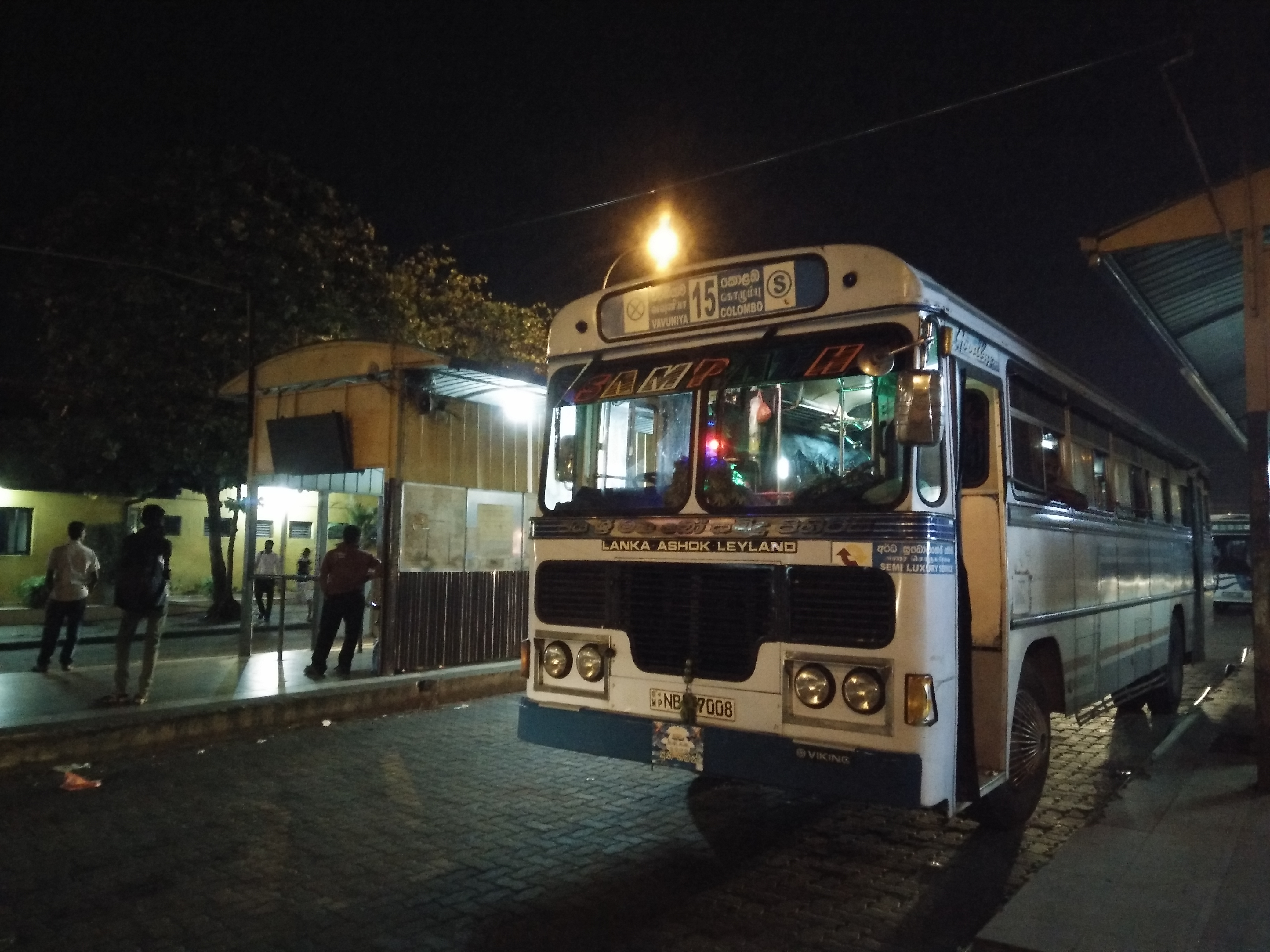 the bus to vavuniya sri lanka