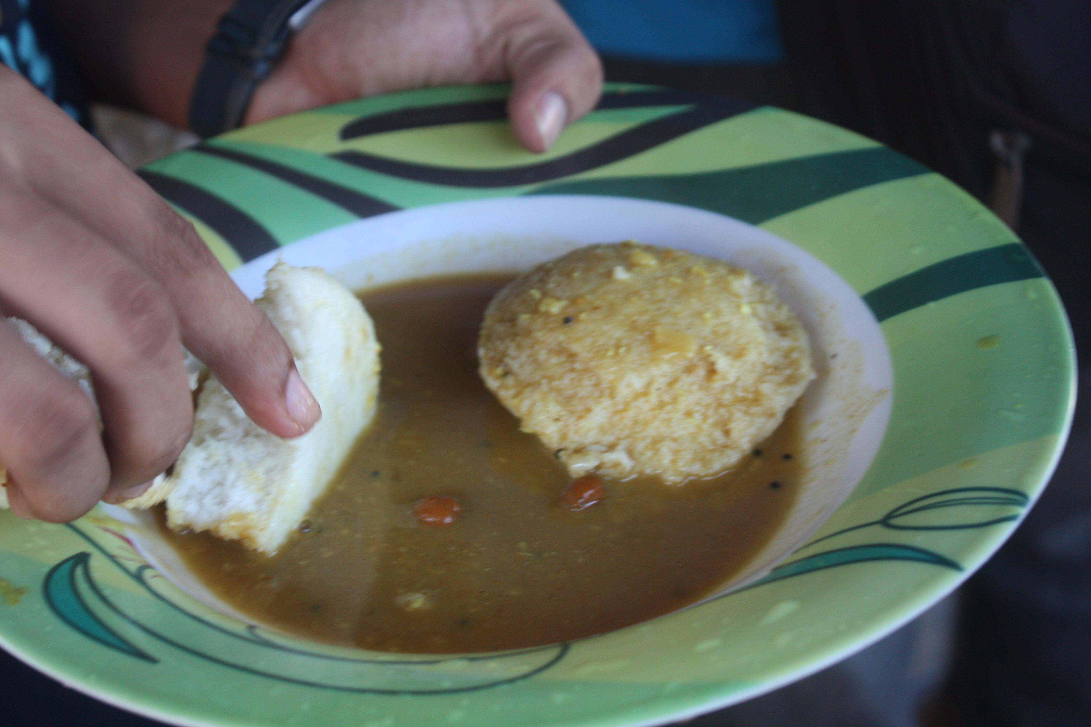 Idli with kadala curry