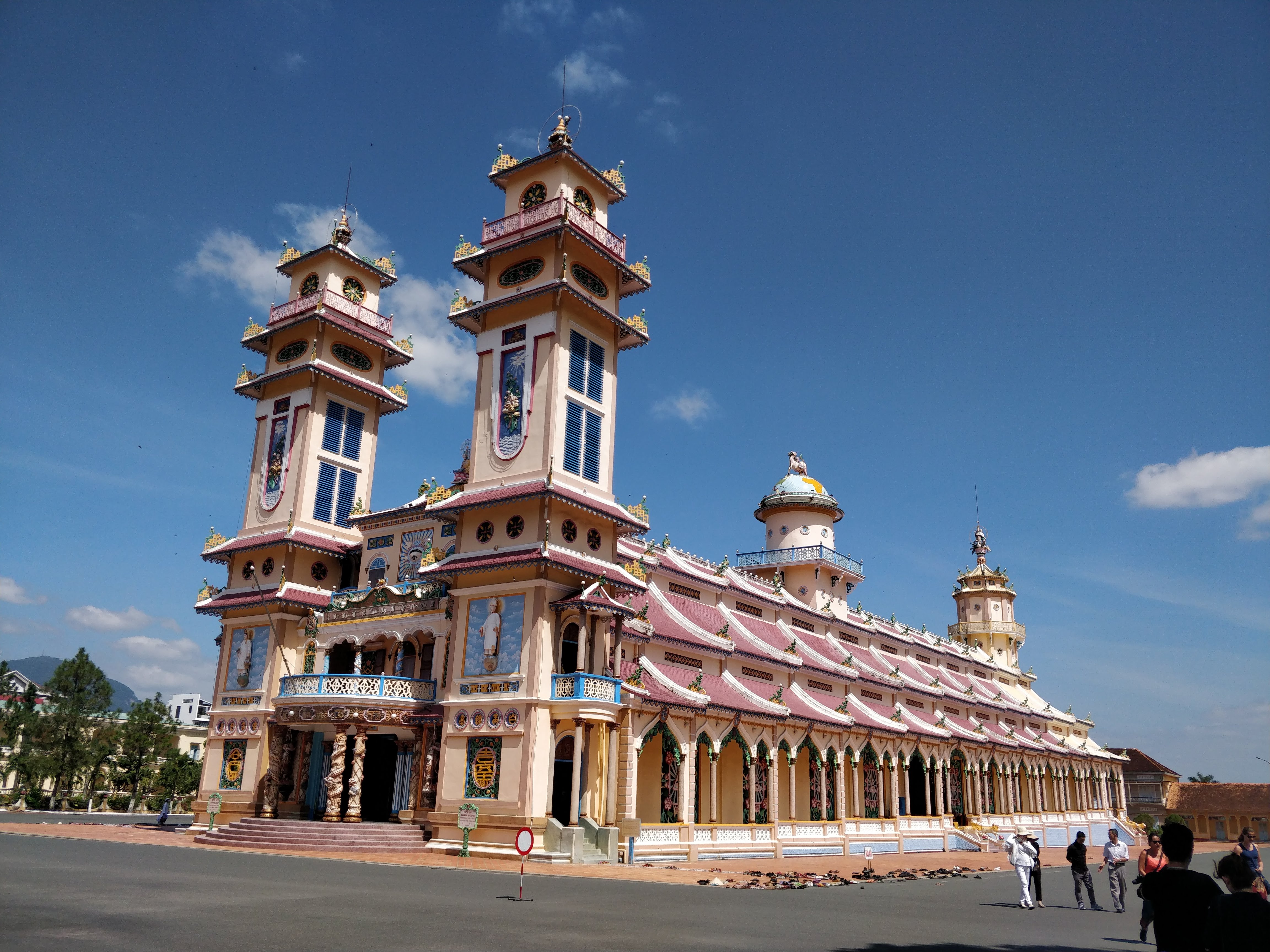 Cao Dai Temple - the one where the religion of Caodaism was founded