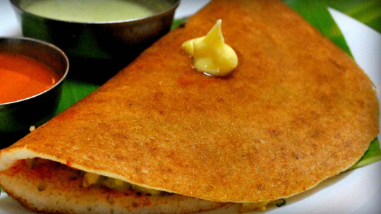 The Mysore masala dosa with powder and butter