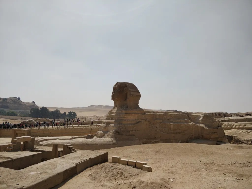 A picture of the Sphinx with the face of Khafre