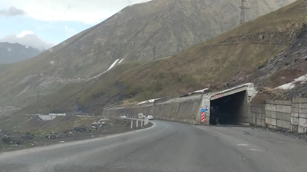 Tunnels on one side of the road