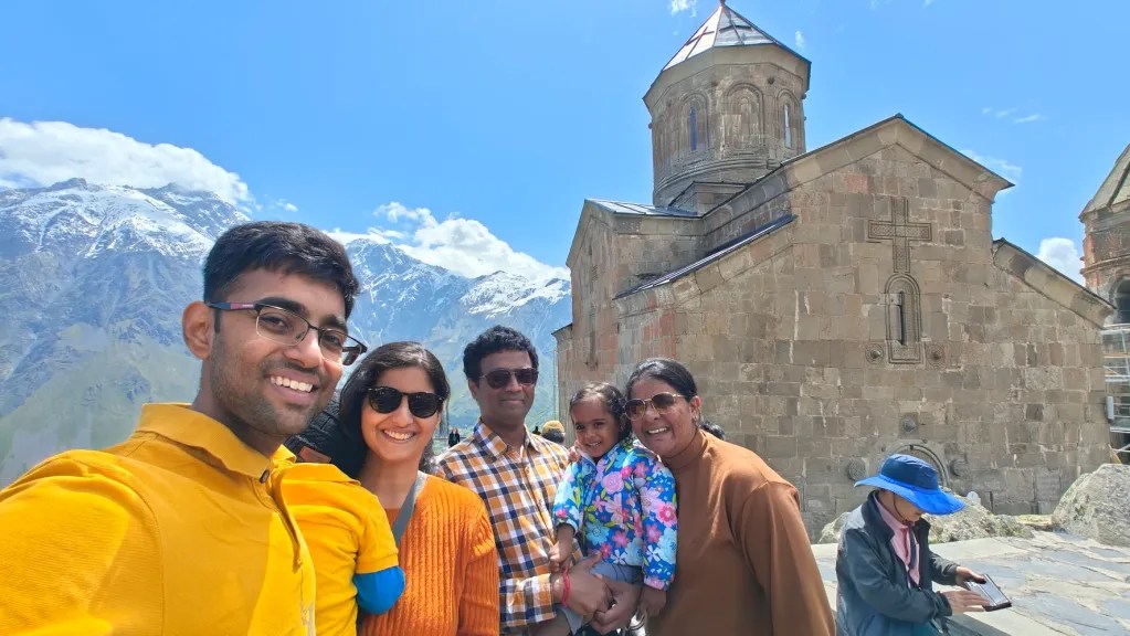 We finally reached the Gergeti church!