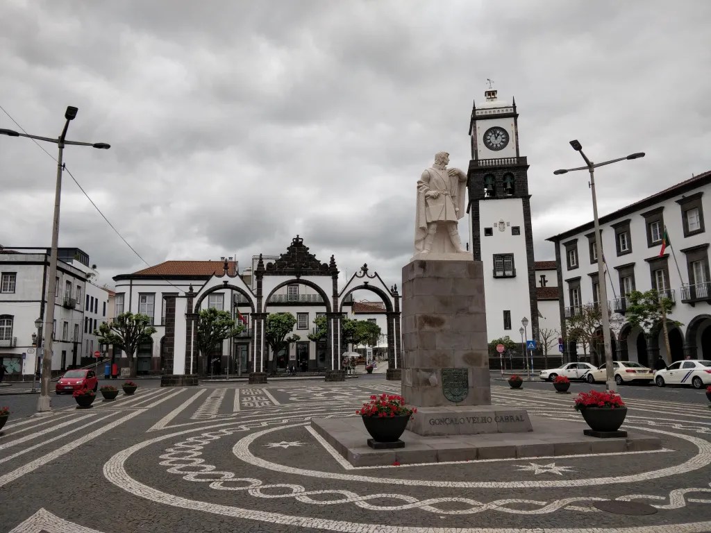 the town square of ponta delgada
