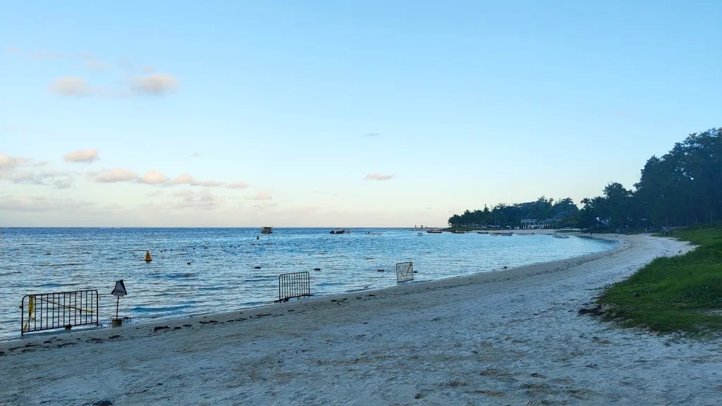 Belle Mare beach near ile aux cerfs